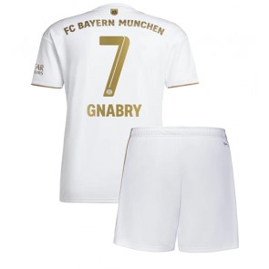 Bayern Munich Serge Gnabry #7 kläder Barn 2022-23 Bortatröja Kortärmad (+ korta byxor)